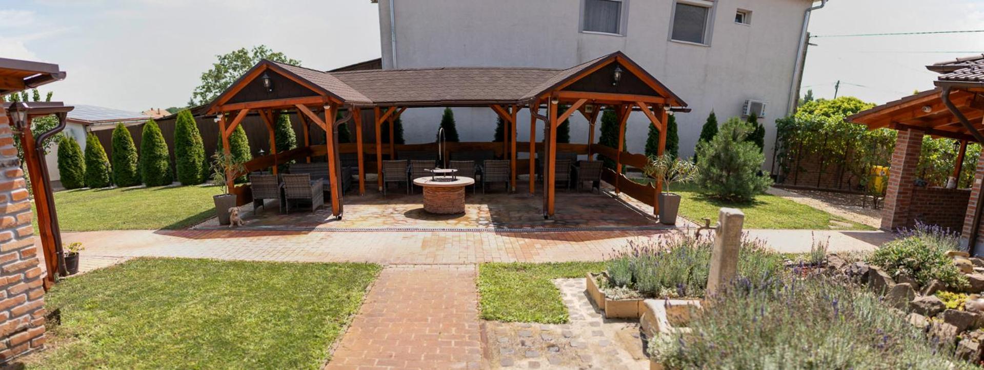 Holiday Apartmanhaz Gyula Extérieur photo
