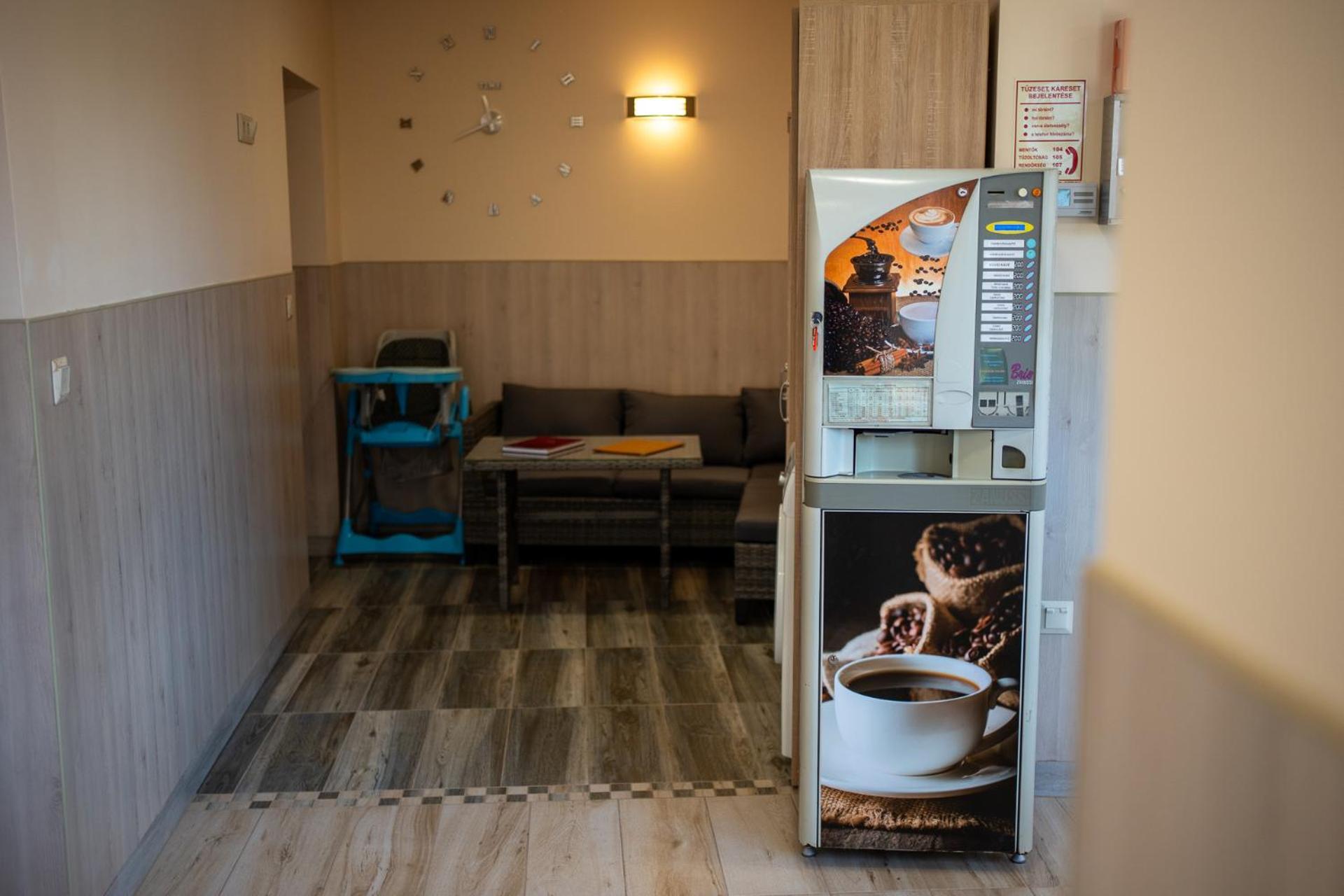 Holiday Apartmanhaz Gyula Extérieur photo