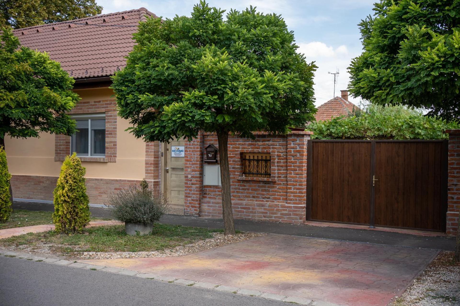 Holiday Apartmanhaz Gyula Extérieur photo