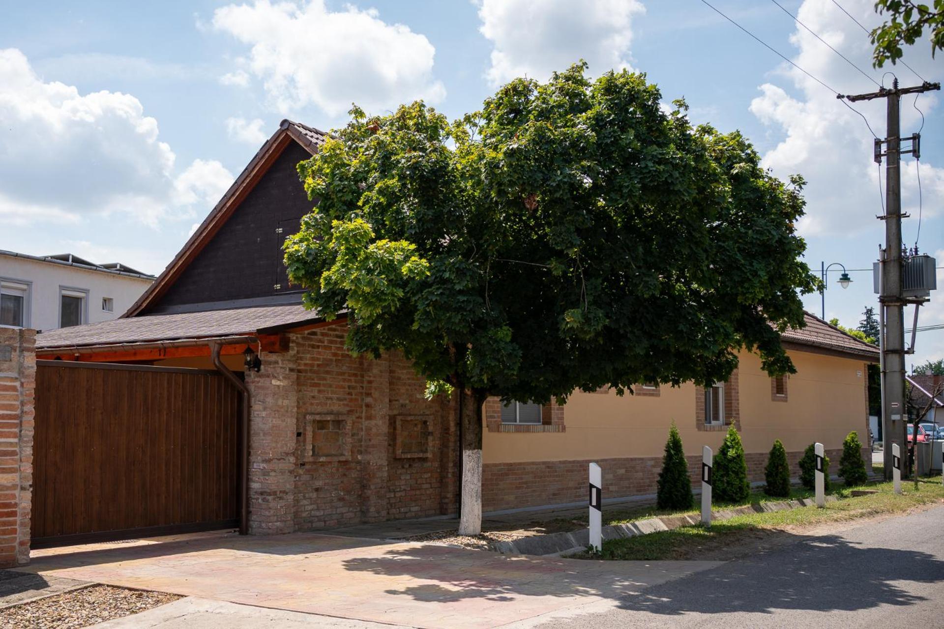 Holiday Apartmanhaz Gyula Extérieur photo