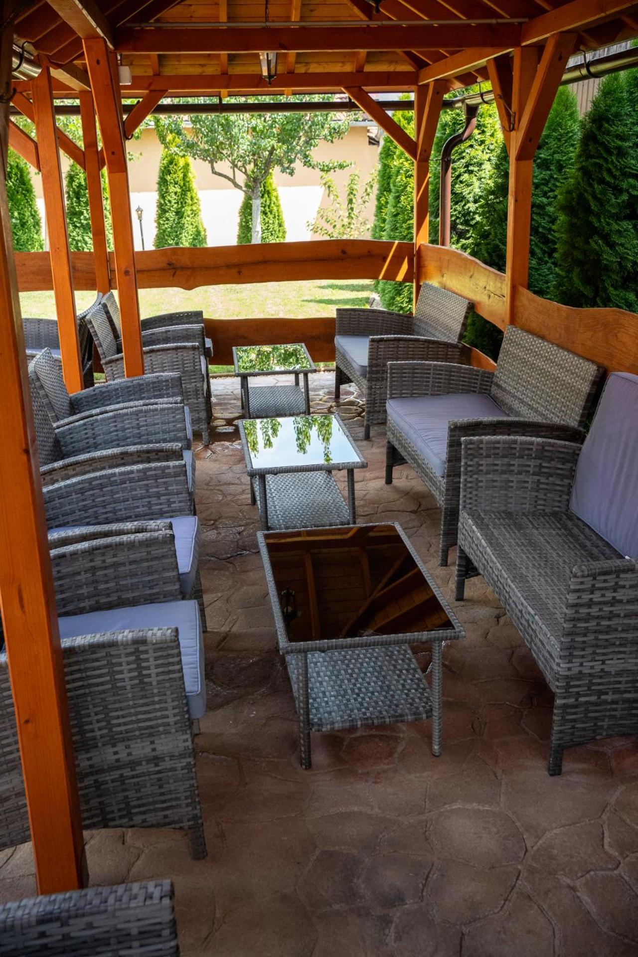 Holiday Apartmanhaz Gyula Extérieur photo